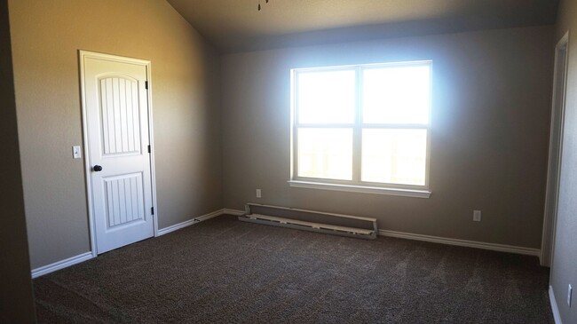 Building Photo - 506 Sladecek Dr