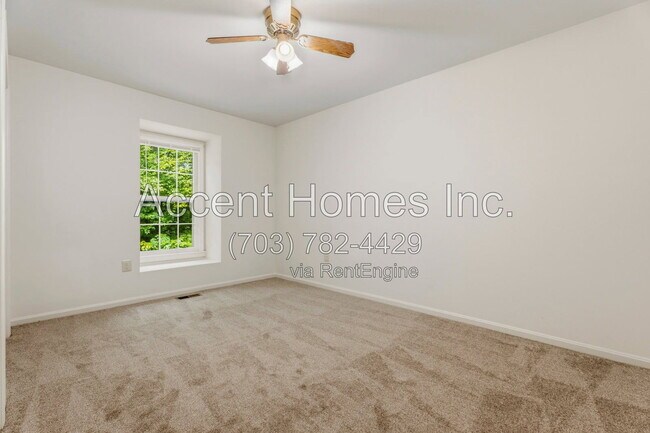 Building Photo - 7867 Painted Daisy Dr