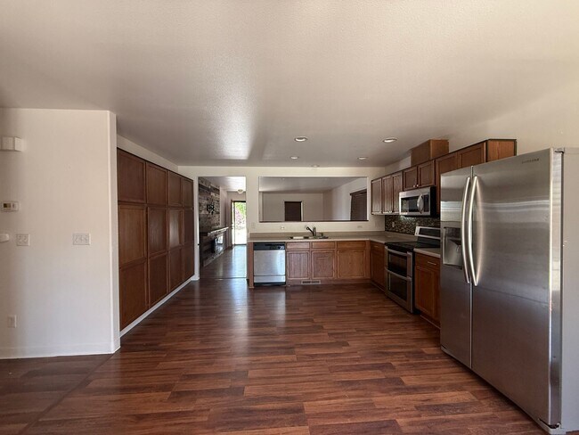 Building Photo - Adorable home in North Valleys