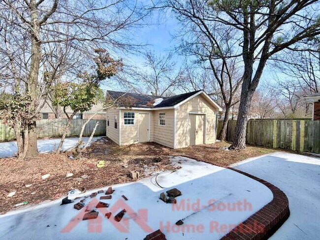 Building Photo - 7288 Hollorn Ln