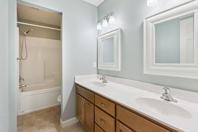 Building Photo - 4BR/2BA on Harrietts Bluff Available Now