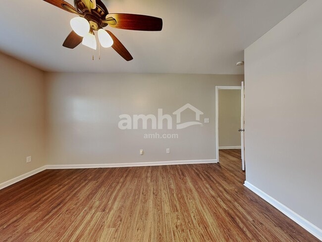 Building Photo - 15709 Lakepoint Forest Dr