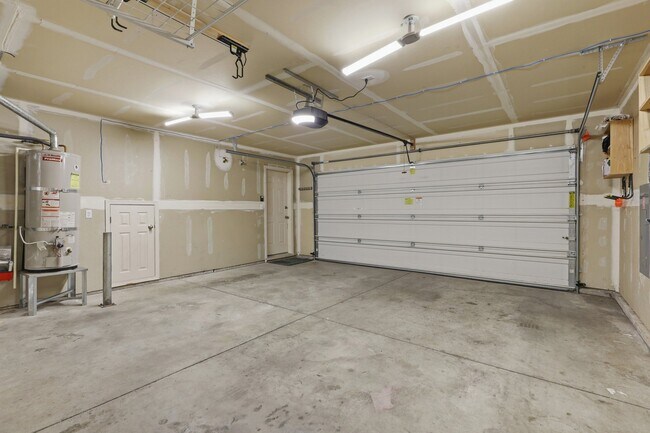 Building Photo - 7610 S Dour St