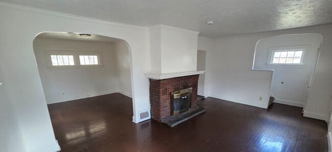 Building Photo - "Ready Now - 1368 Sq Ft of Comfort!"