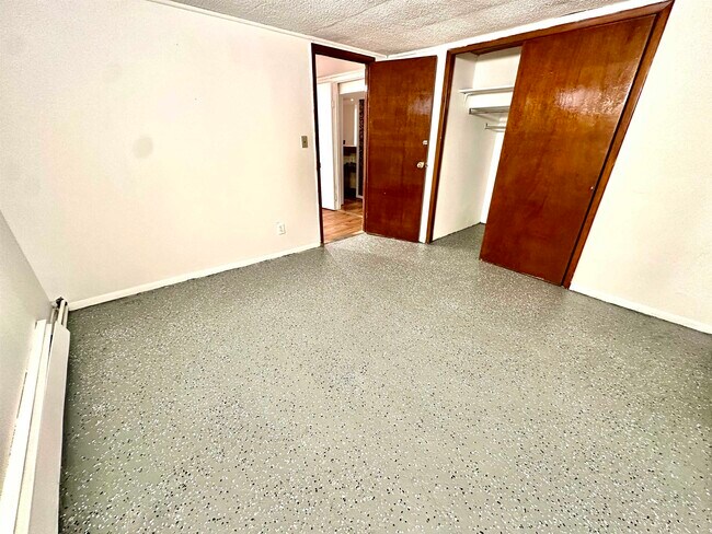 Building Photo - 163 Jewett Ave