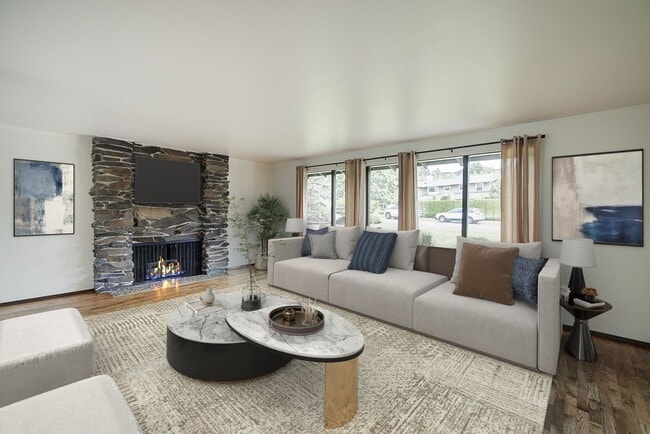 Building Photo - 4bd/2.5ba Clyde Hill Home