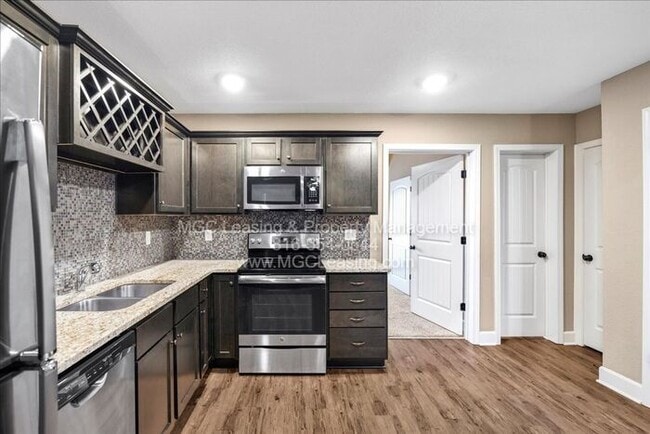 Building Photo - Comfort, Style, and Community Living in Timber Trails!