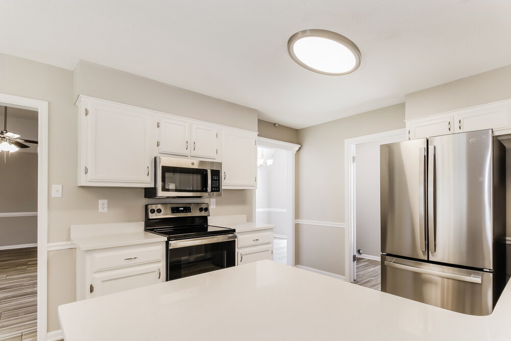 Building Photo - 8650 Oak Trail Ln