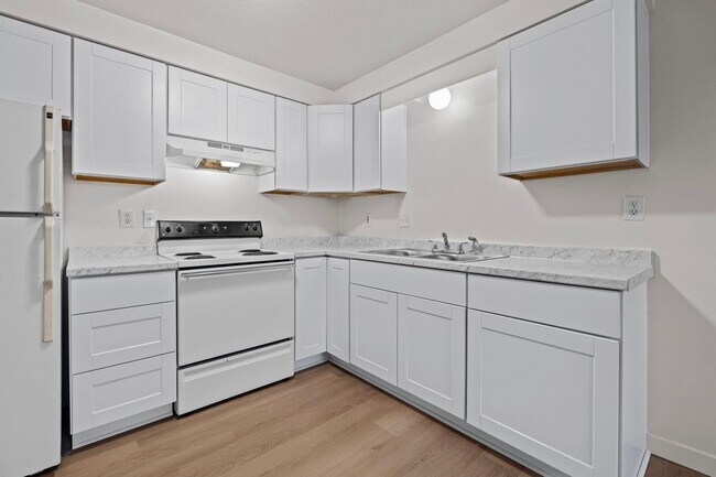 Building Photo - Poplar