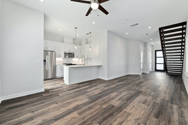 Building Photo - 12001 Vista Parke Dr