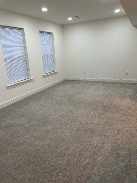 Building Photo - 103 Larrabee Wy
