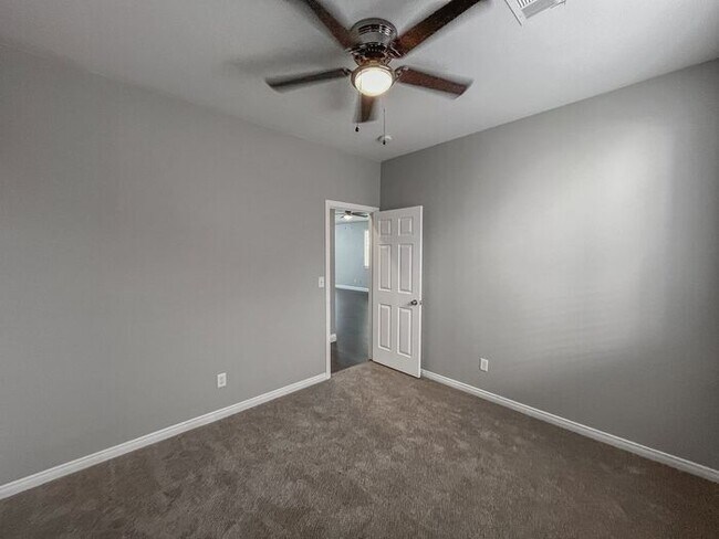 Building Photo - Stunning 5-Bedroom Home in Gated Community...