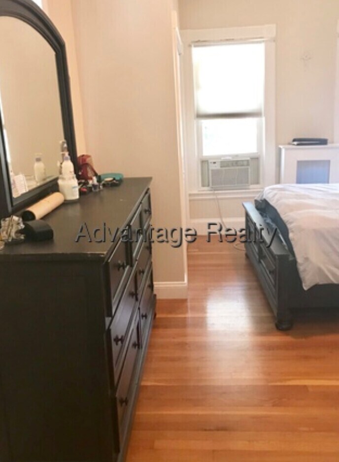 Building Photo - 15 Jaques St