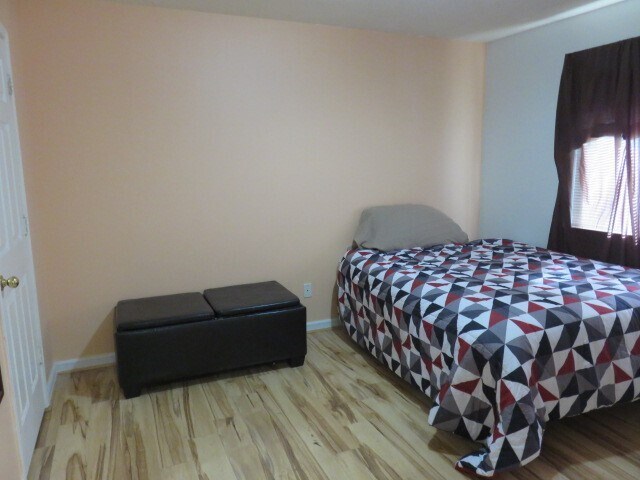 Building Photo - 12129 La Salle Br