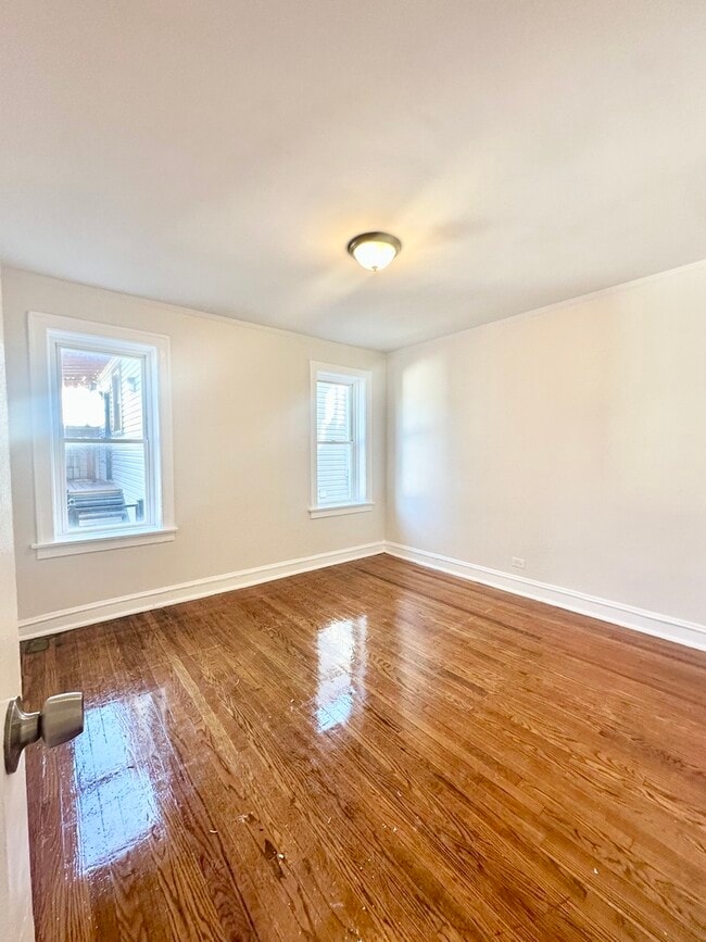 Building Photo - 1152 N Lawndale Ave