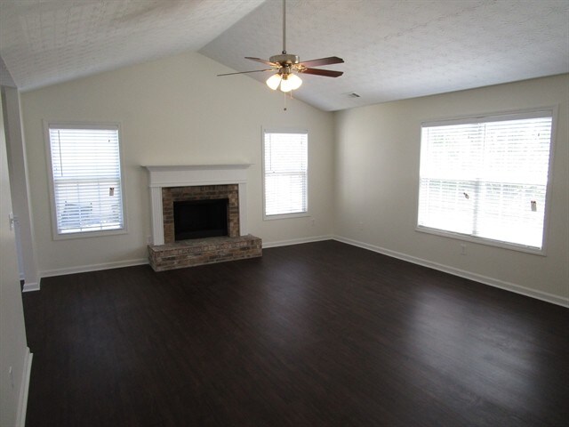 Building Photo - 2433 Green Hollow Ct