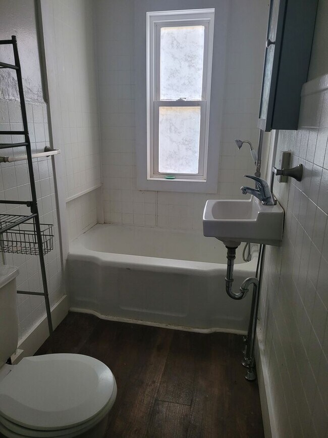 Building Photo - 257 E College Ave