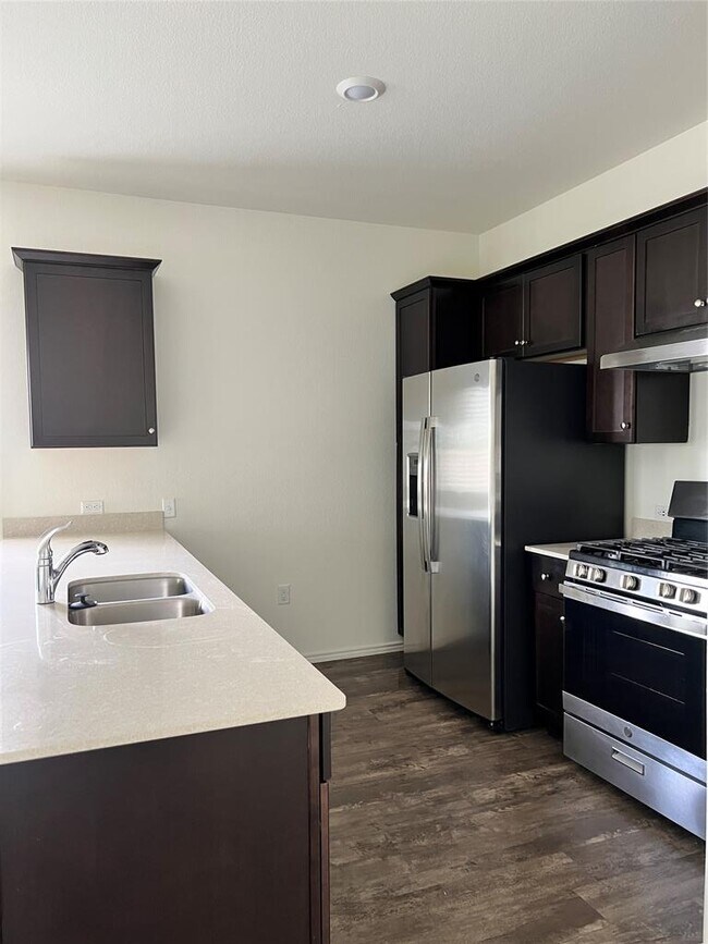 Building Photo - 7501 Ivy Trellis Trl