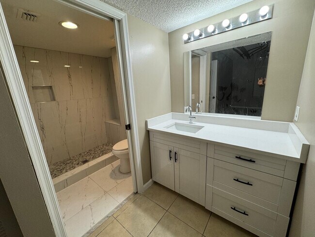 Building Photo - 5590 NW 61st St