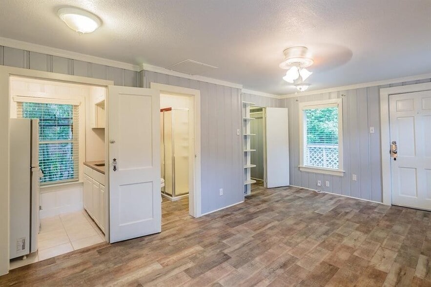 Building Photo - 1212 Milford St