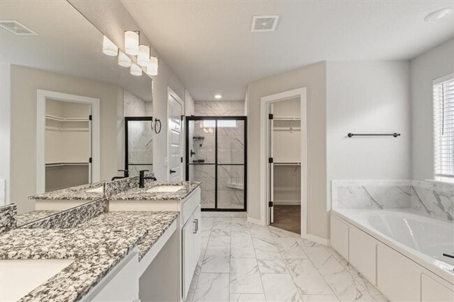 Building Photo - 224 S Benchmark Ln