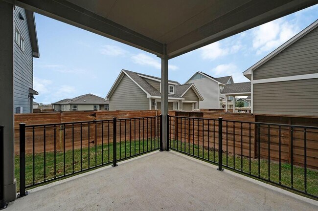 Building Photo - 167 Rioja