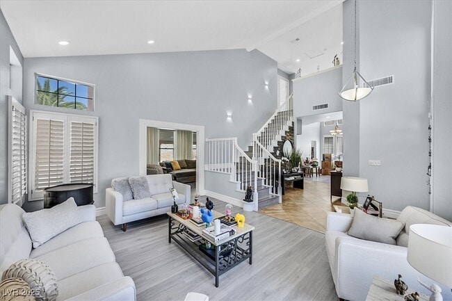 Building Photo - 8380 Campana Dr