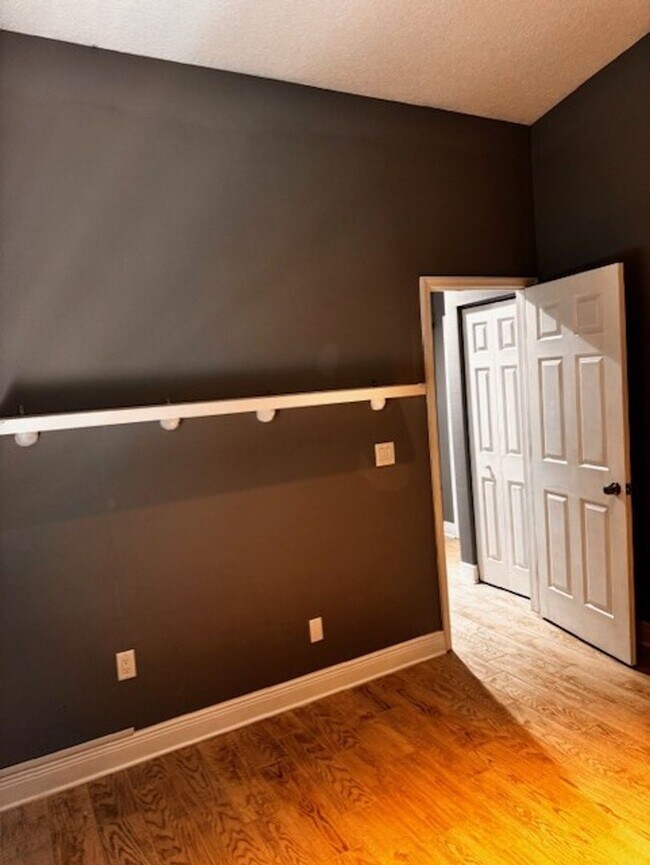 Building Photo - Available Now! Absolutely gorgeous 3 bedro...