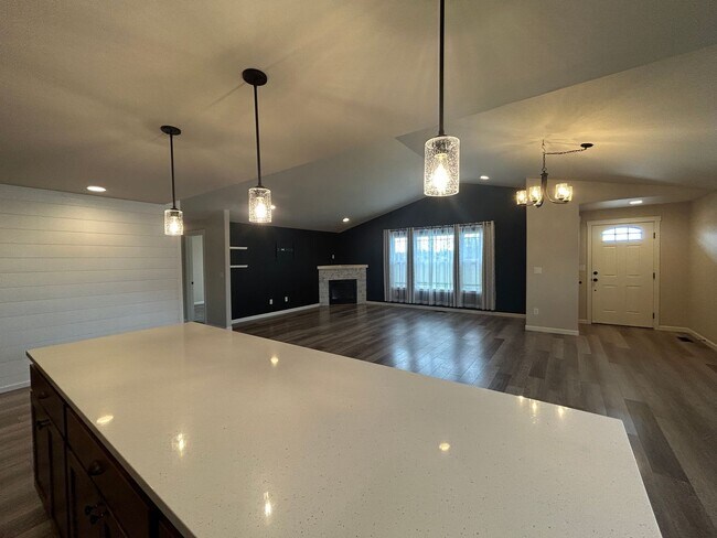 Building Photo - Corner Lot 3 Bed / 2 Bath Home with RV Parking – NW Redmond - PENDING APPLICATION