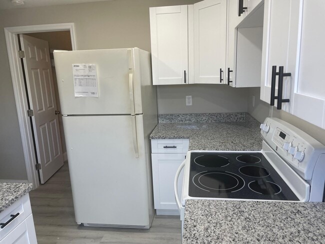 Building Photo - 1611 N 13th St