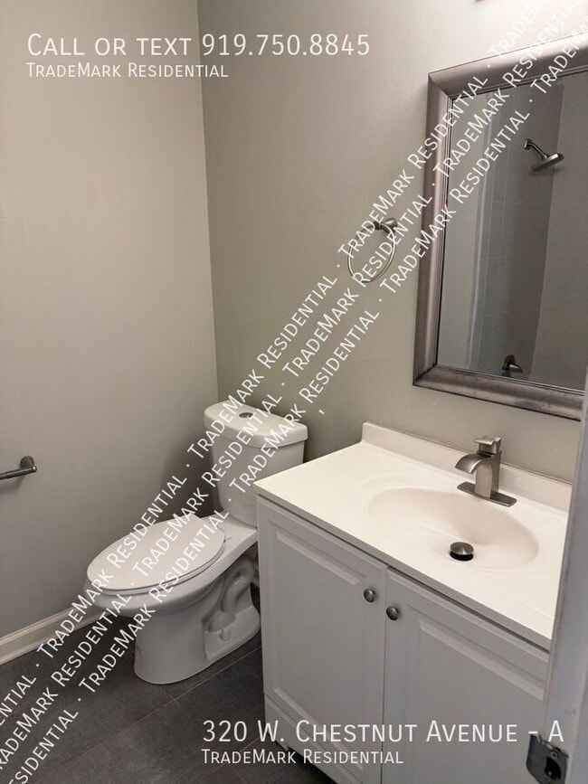 Building Photo - 320 W Chestnut Ave