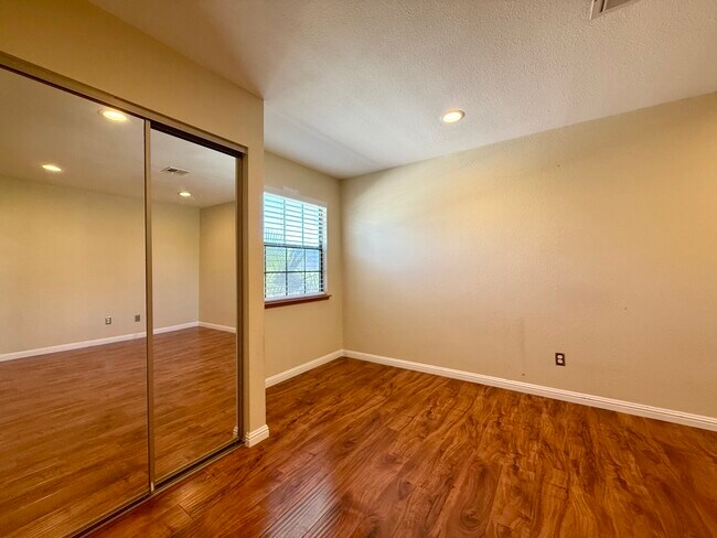Building Photo - 5923 Laredo St