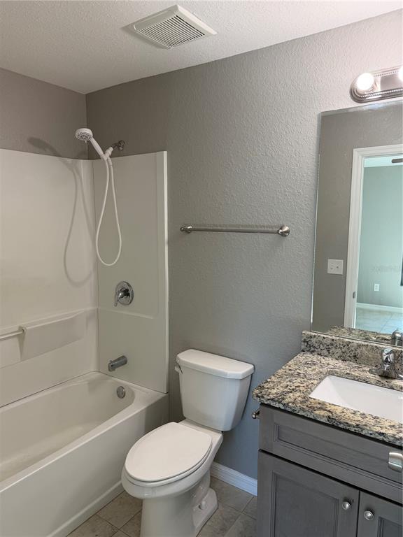 Building Photo - 17107 Thompson Ave