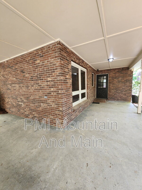 Building Photo - 232 Bryant Rdg Dr