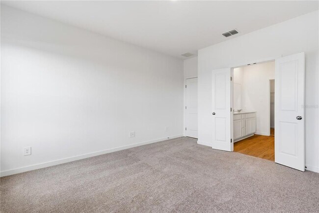 Building Photo - 5550 Guava Ct