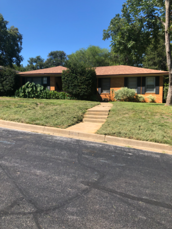Building Photo - 1428 Sunset Dr