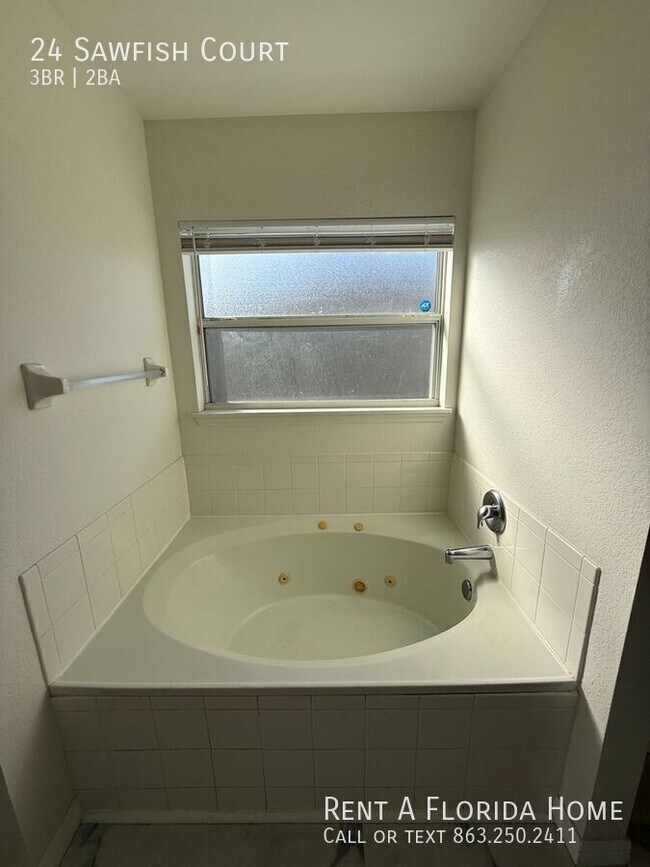 Building Photo - 24 Sawfish Ct