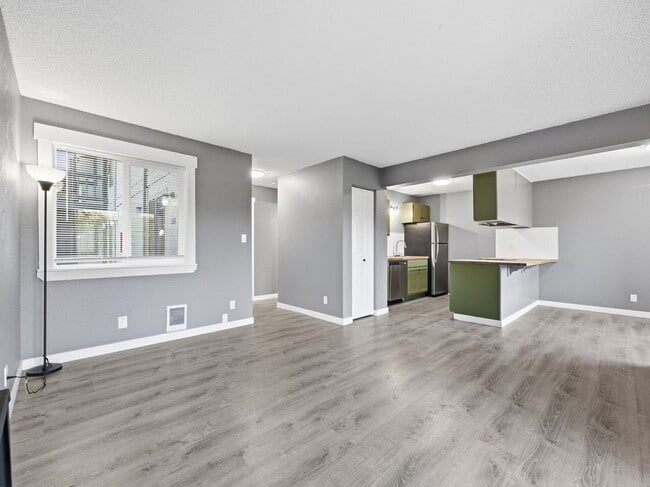 Building Photo - 336 NE Skipanon Dr