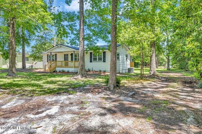 Building Photo - Waterfront 3 BR 2 BA Remodeled Rental Home