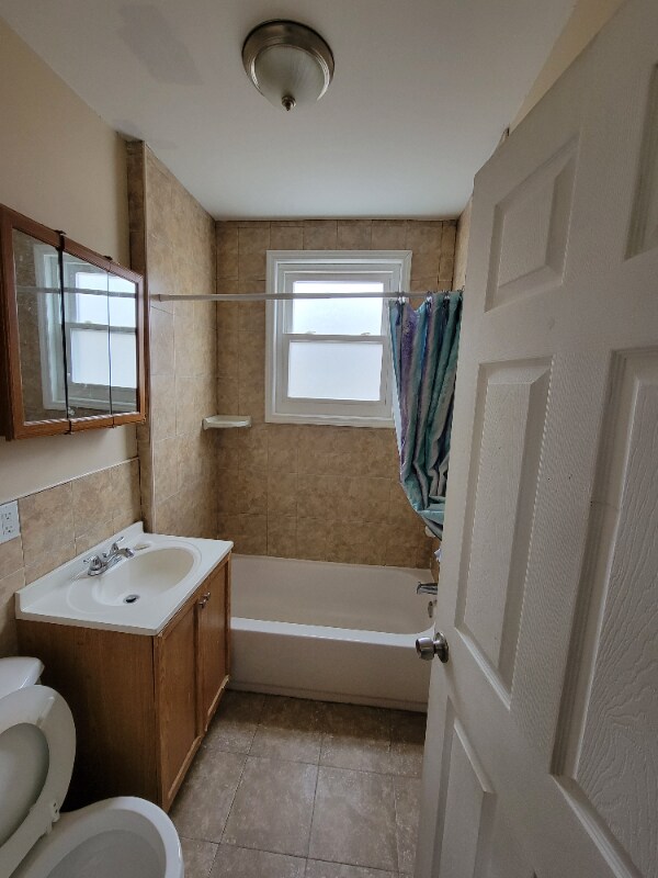 Building Photo - 281 Littleton Ave