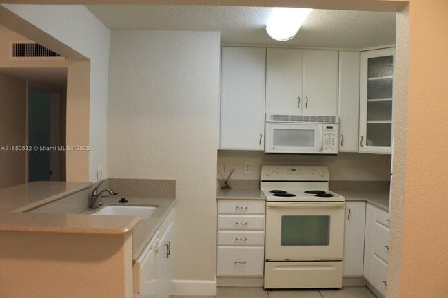 Building Photo - 7925 SW 86th St
