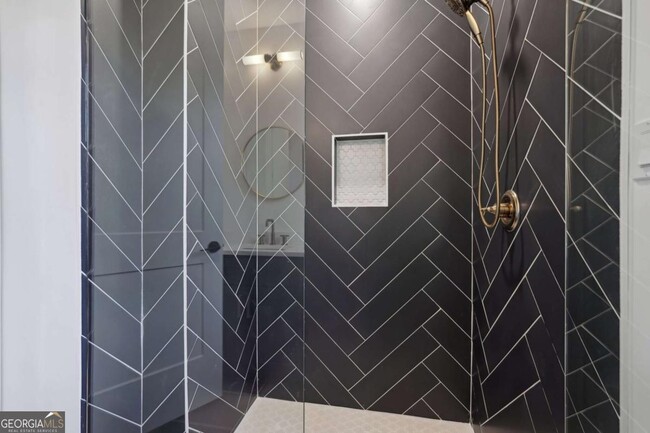 Building Photo - 120 Thome Dr