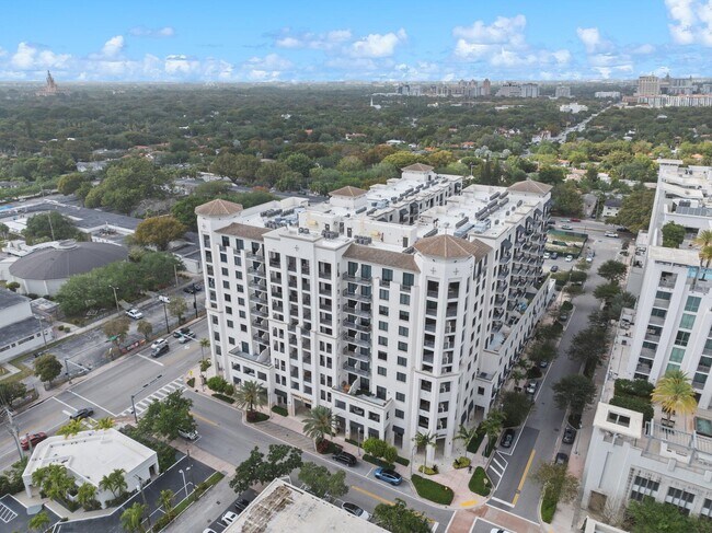 Building Photo - 301 Altara Ave