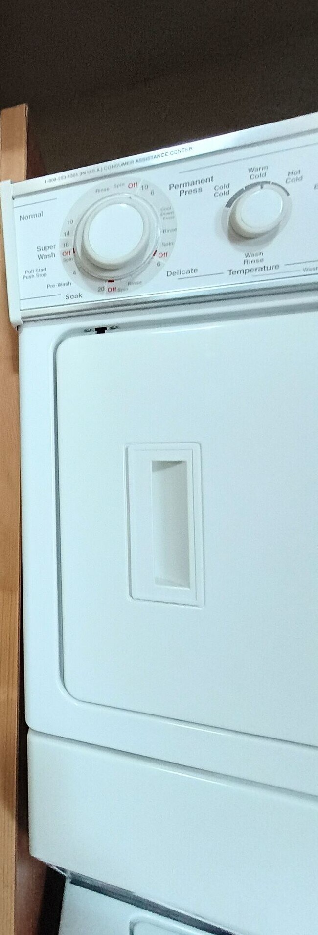 Building Photo - 2 Bedroom 2.5 bath BIG Townhouse with garage - minutes from JBLM East Gate