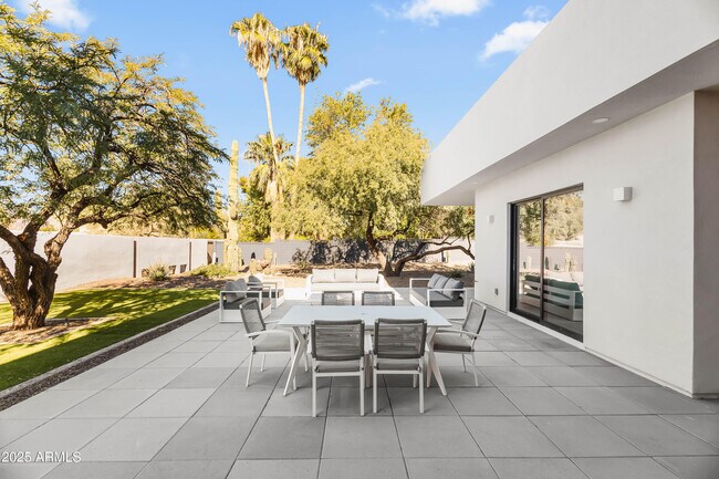 Building Photo - 5156 N 45th Pl