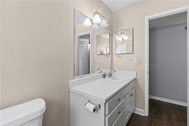 Building Photo - 547 Picketts Bend Cir