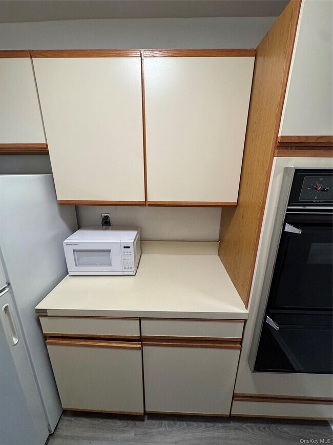 Building Photo - 700 Scarsdale Ave