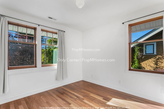 Building Photo - Spacious Large Sanctuary in SE Portland’s ...