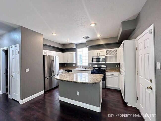 Building Photo - 10076 Bright Charisma Ct
