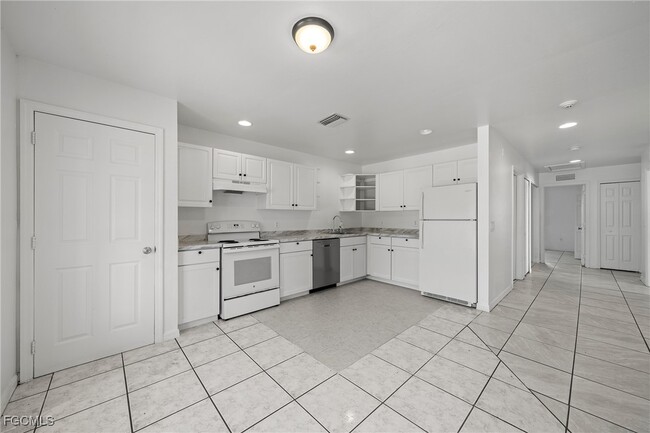 Building Photo - 4735 30th St SW